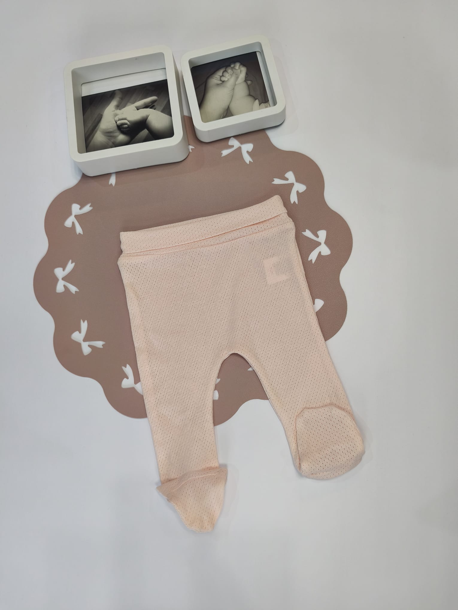 Body cu pantaloni si caciula
