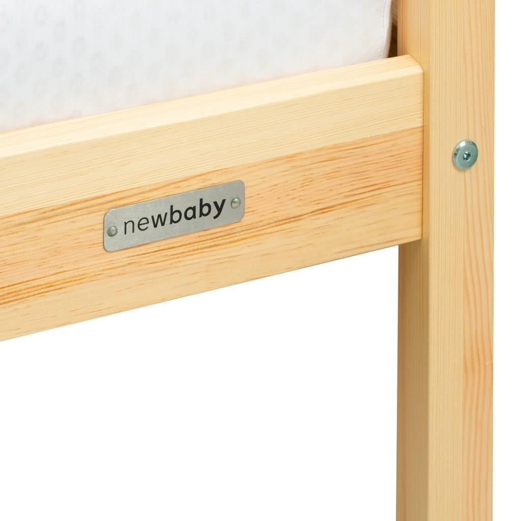 Pat pentru copii în formă de căsuță cu barieră de protecție și suport pentru saltea New Baby CASTELLO 160x80 cm