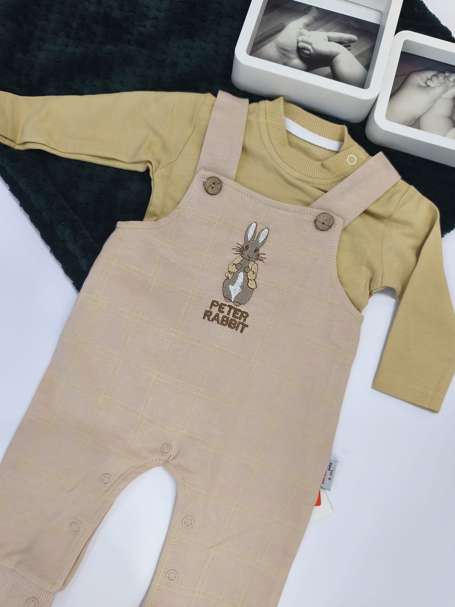 Set bluza plus salopetă cu Peter Rabbit