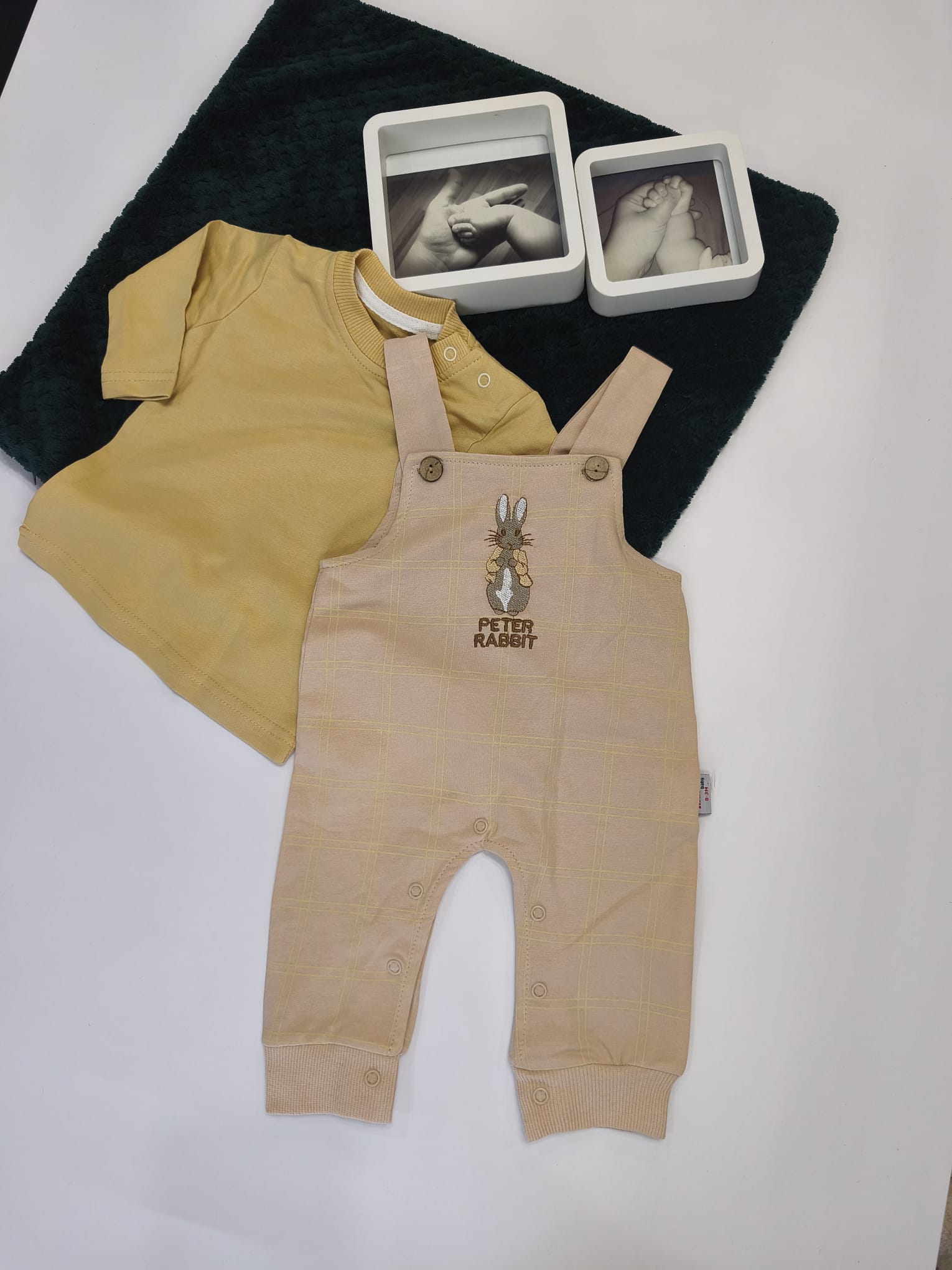 Set bluza plus salopetă cu Peter Rabbit